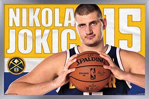 Плакат на стената Trends International NBA Денвър Нъгетс - Никола Йокич 19, 22,375 x 34, версия без рамка
