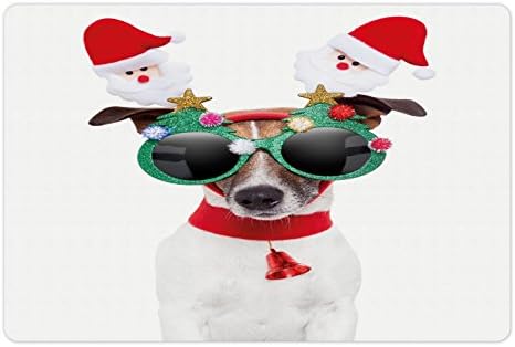 Коледен мат Ambesonne за домашни за храна и вода, Забавно Кученце Джак Ръсел с Весели Слънчеви Очила Дядо Коледа и Камбана,