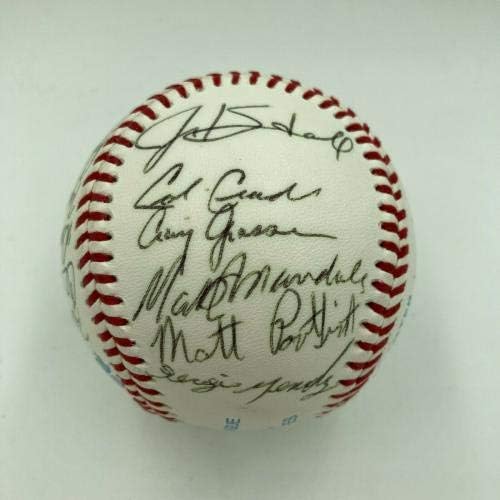 На 1990-те години с Екипа на Хагерстаун Санс Торонто Блу Джейс Подписа Договор с по-ниска Бейзболна лига - Бейзболни топки с