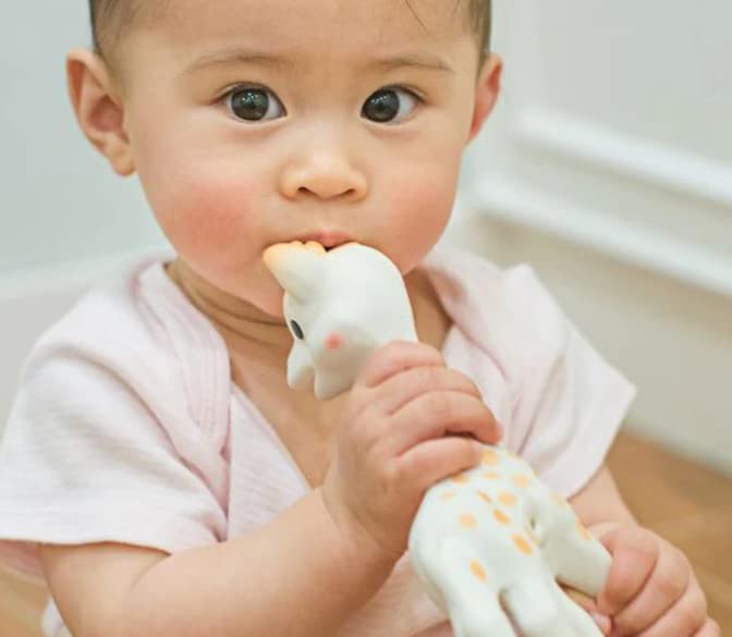 Бебешки кърпички Sophie la Girafe Babycare, състоящи се в 99% от водата на на растителна основа, от биологични източници,