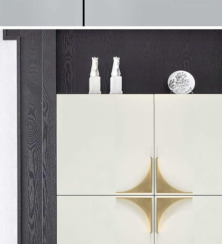 Яхко. Модерни и Луксозни Висококачествени Дръжки за шкафа от сатинированной месинг 2,5 инча с алуминиеви джанти (2 опаковки)