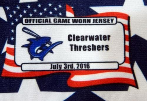 Clearwater Threshers 22 Използван в играта Червена риза на САЩ 4 юли, 48 DP13545 - Използваните в играта