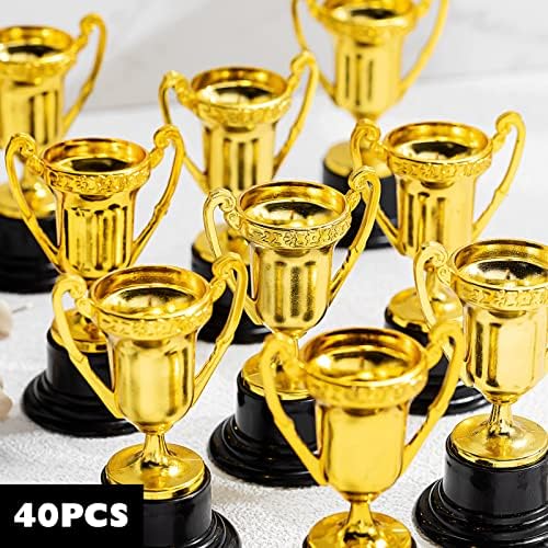 Опаковка от 40 Златни сертификати за премия Пластмасови Чаши Златни Трофеи Мини Награди и Трофеи, Награди за