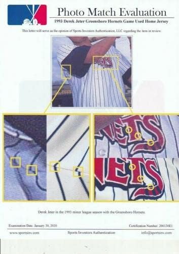 В най-старата игра на Дерек Джетера е използвана снимка на тениски Янкис, Сопоставленная с Две Карти начинаещи