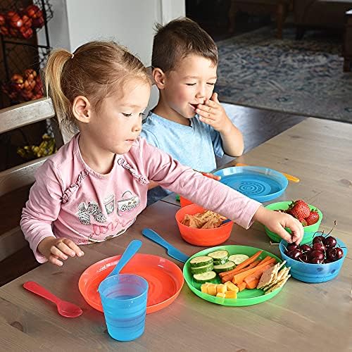 Комплект прибори за 4 човека | Комплект детски прибори включва пластмасови чаши, чинии, чаши, комплект прибори