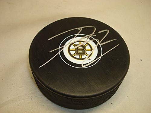 Франк Ватрано подписа хокей шайба Бостън Бруинс с автограф от 1D - за Миене на НХЛ с автограф