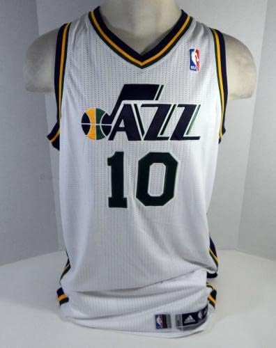 2010-11 Юта Джаз Деметрис Никълс №10, която е издала бяла фланелка 2XL2 DP13812 за игра № 10 - Използвана игра в НБА
