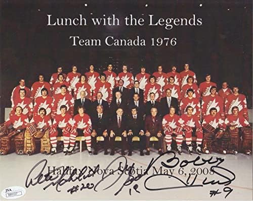 1976 Снимка от мач на националния отбор на Канада 2008, подписано Халлом, Маховличем, Гаром със сертификат за JSA - Футболни